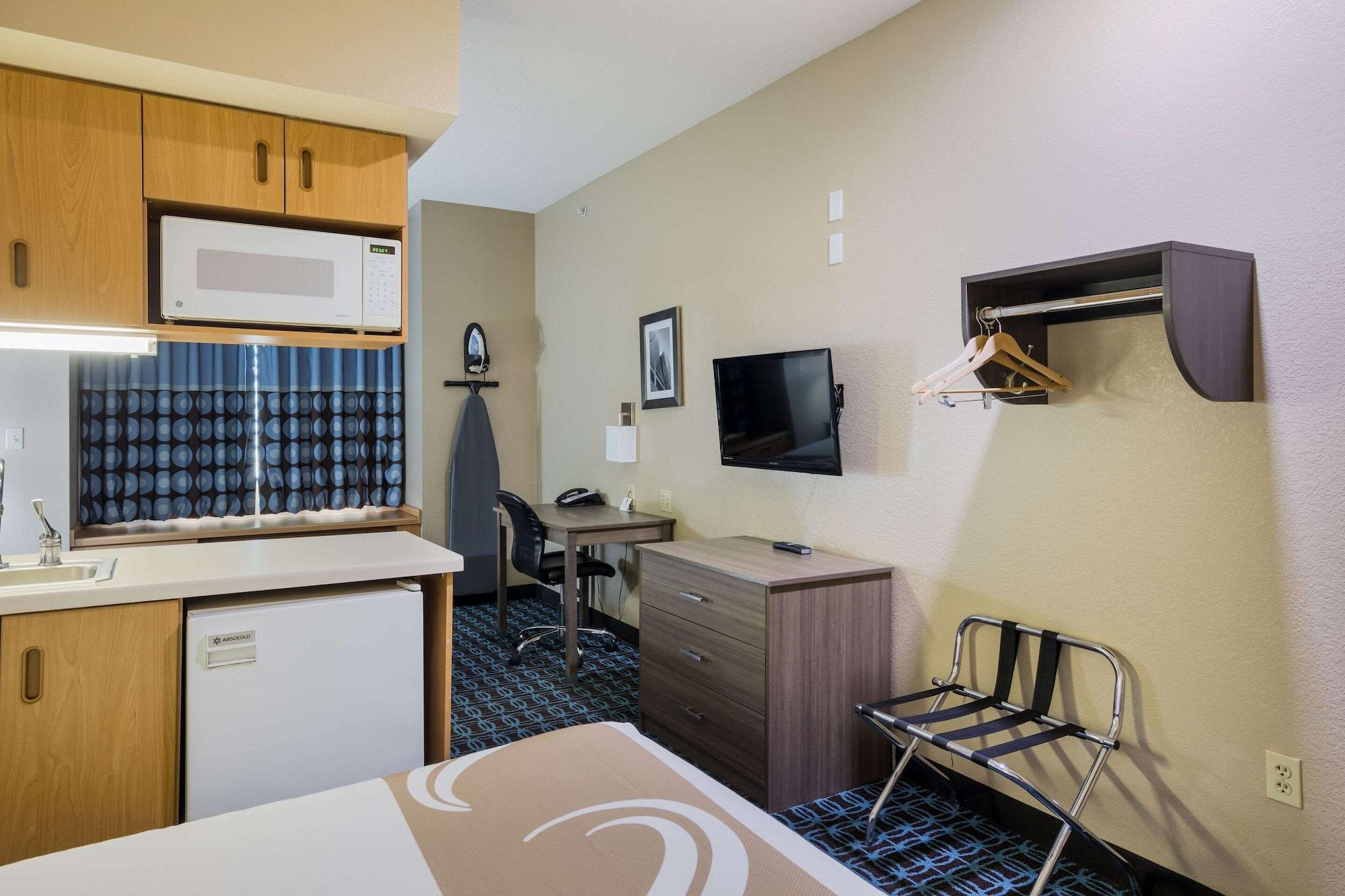 Sonesta Essential Hotel Blue Springs Extérieur photo