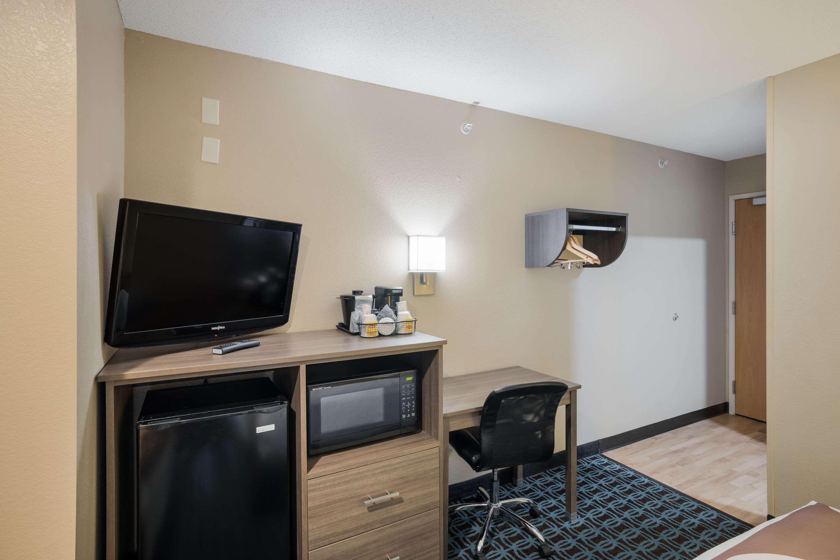 Sonesta Essential Hotel Blue Springs Extérieur photo