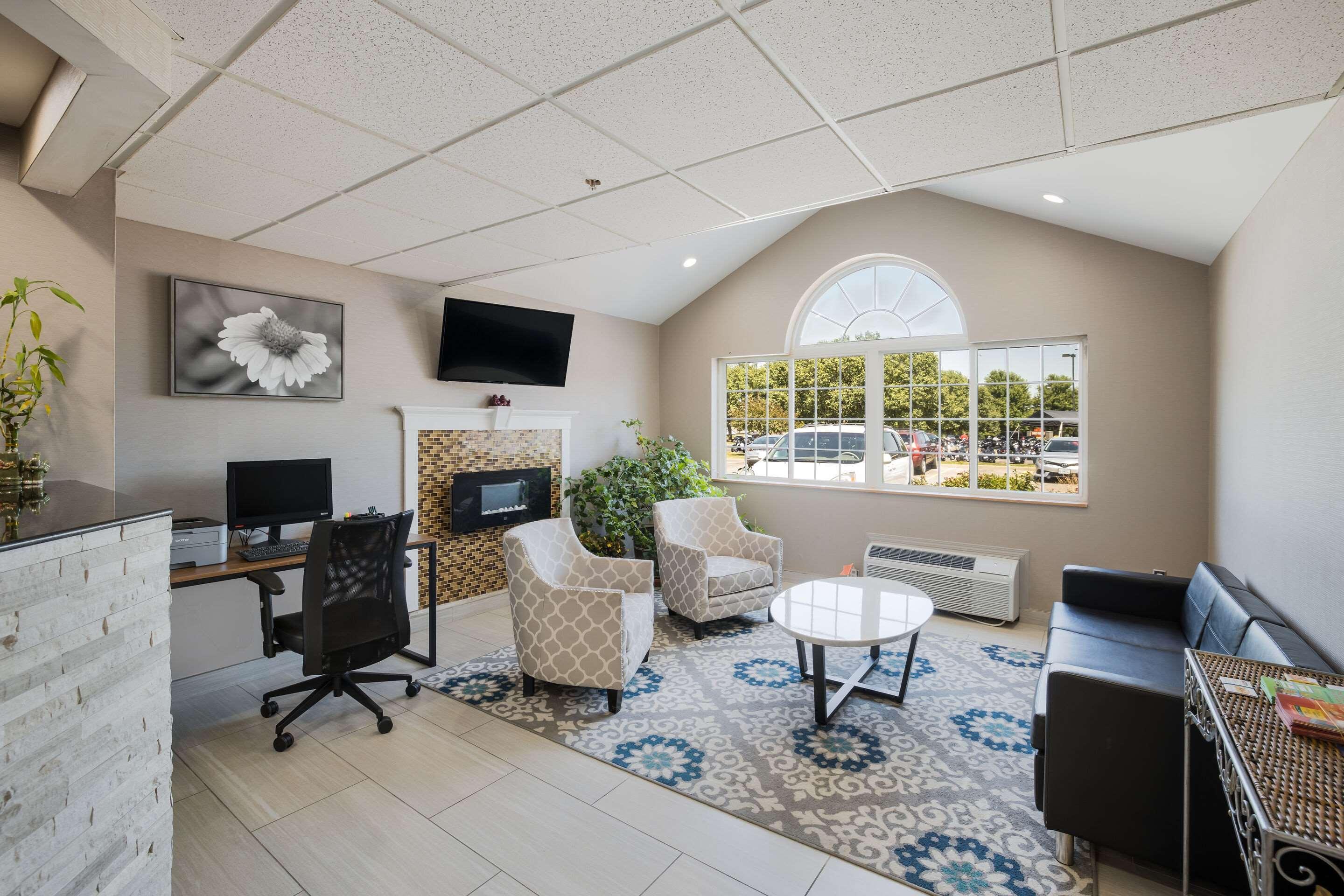 Sonesta Essential Hotel Blue Springs Extérieur photo