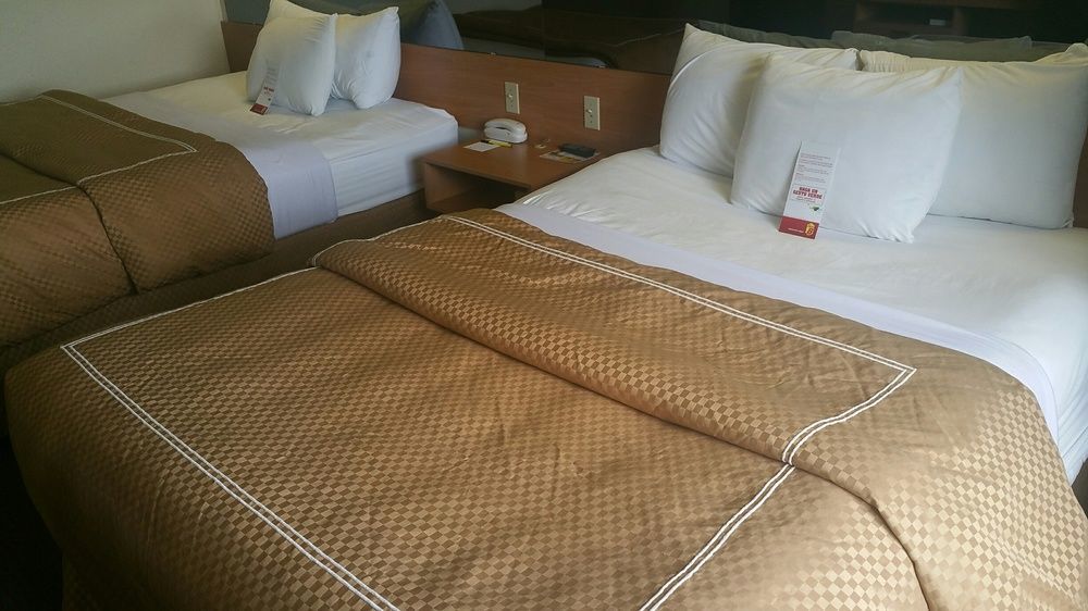 Sonesta Essential Hotel Blue Springs Extérieur photo
