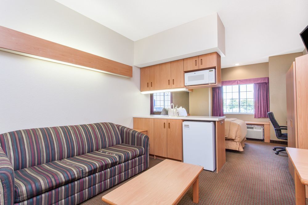 Sonesta Essential Hotel Blue Springs Extérieur photo
